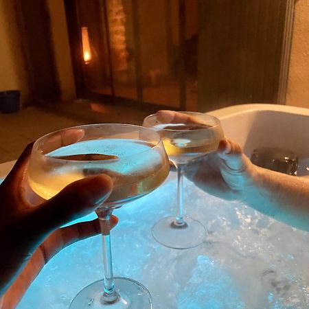 Maison De Village Avec Jacuzzi Et Garage ベドアン エクステリア 写真